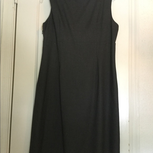 Eliza J Grey V neck dress - Picture 10 of 11